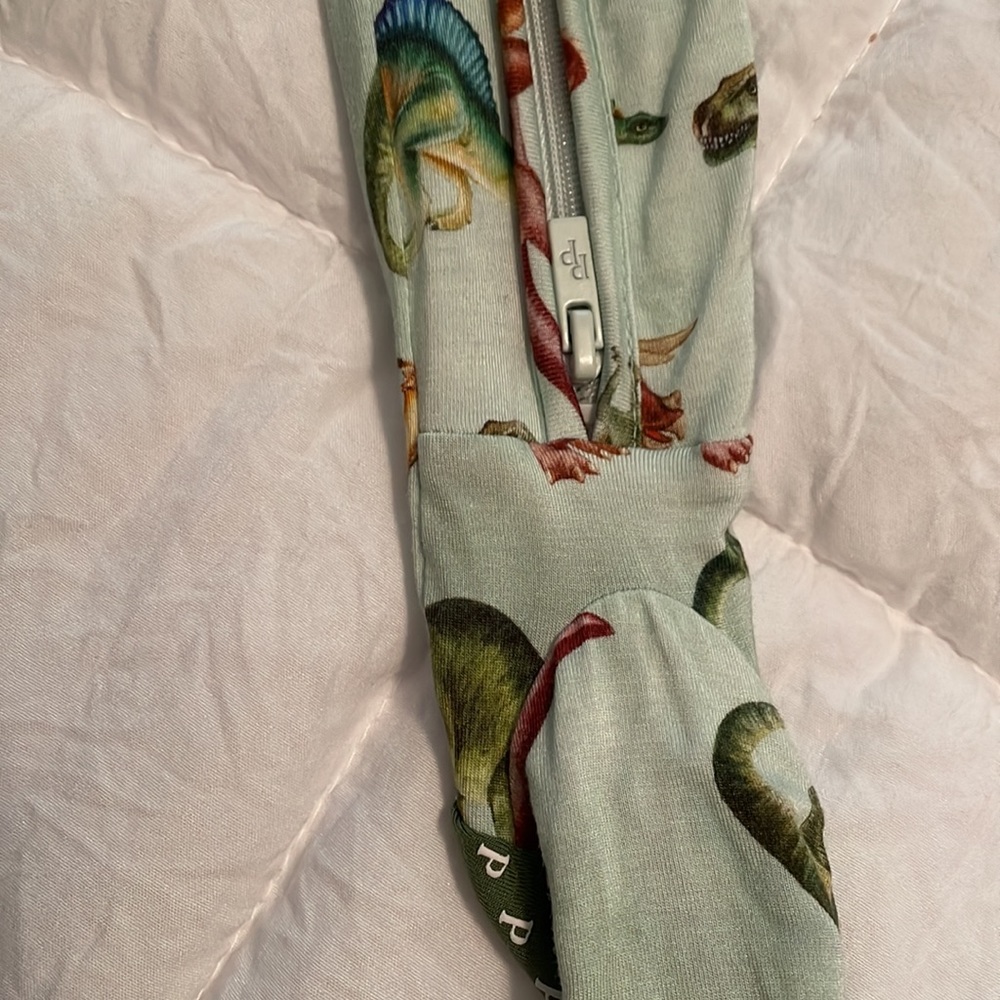 Posh peanut buddy footie - Picture 3 of 6